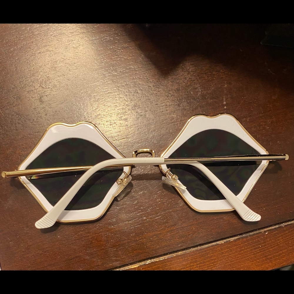 Sunglasses - Picture 3 of 3